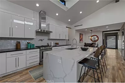 17929 Martha Street, Encino, CA 91316 - Photo 32