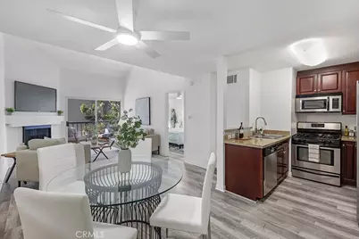 21500 Burbank #316, Woodland Hills, CA 91367 - Photo 2