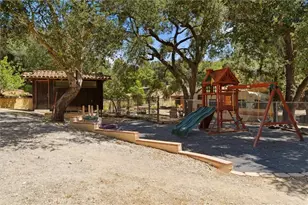 736 Crater Oak Dr, Calabasas, CA 91302 - Photo 12