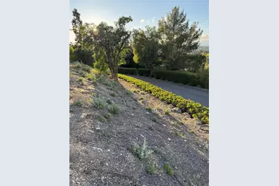 23808 Bella Vista, Newhall, CA 91321 - Photo 20