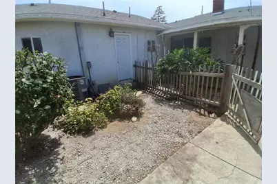 10918 Laurel Canyon, San Fernando, CA 91340 - Photo 30