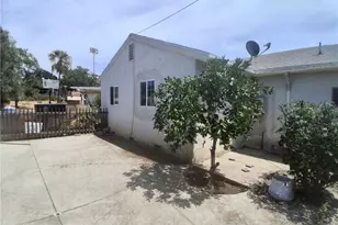 10918 Laurel Canyon, San Fernando, CA 91340 - Photo 32