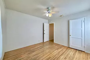 10918 Laurel Canyon, San Fernando, CA 91340 - Photo 12