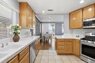 27247 Marisa Dr, Canyon Country, CA 91387 - Photo 6