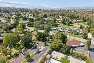 26311 Green Terrace Dr, Newhall, CA 91321 - Photo 36