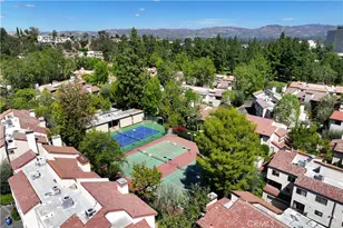 21801 Burbank, Woodland Hills, CA 91367 - Photo 34