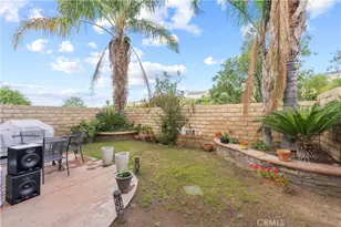 19527 Opal Ln, Saugus, CA 91350 - Photo 8