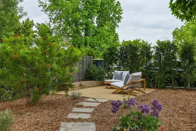 11592 Kling Street, Valley Village, CA 91602 - Photo 32