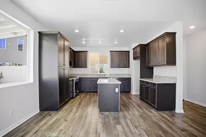 570 Jubilee Place, Santa Paula, CA 93060 - Photo 8