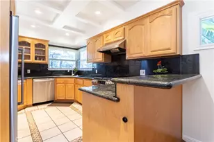 11035 White Oak Ave, Granada Hills, CA 91344 - Photo 6