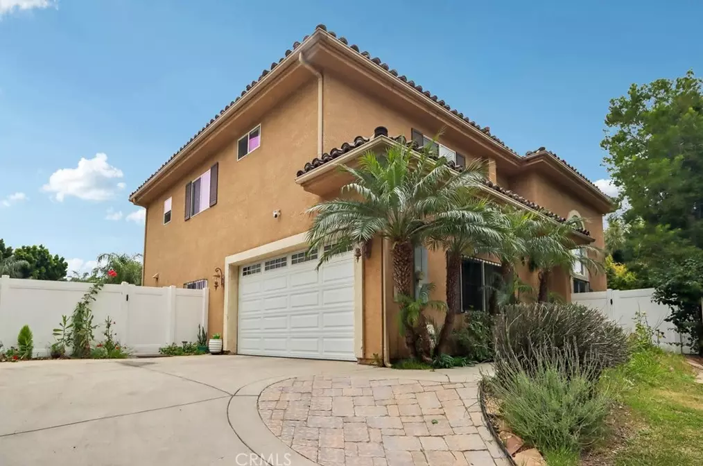 6921 Kian Ct, Van Nuys, CA 91406 - MLS SR26087226 - Coldwell Banker