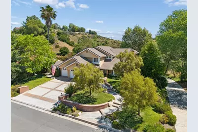 22043 Parvin, Saugus, CA 91350 - Photo 2