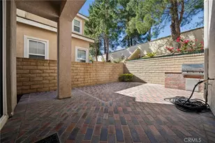 23201 Brooke Ln, Valencia, CA 91355 - Photo 32