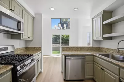 11560 Honeyglen Road, Pacoima, CA 91331 - Photo 10
