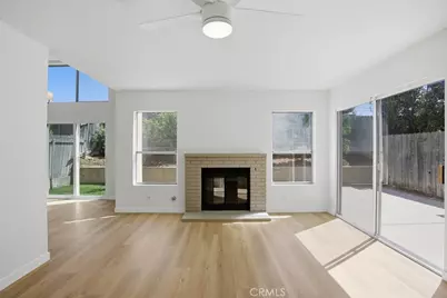 11560 Honeyglen Road, Pacoima, CA 91331 - Photo 16