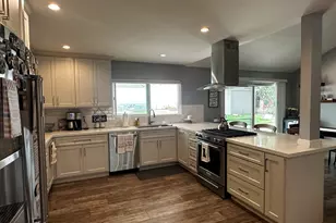 27436 Garza Dr, Saugus, CA 91350 - Photo 2