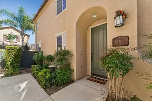 28458 Santa Rosa, Saugus, CA 91350 - Photo 2