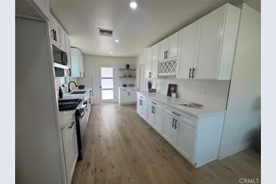 9753 Mercedes Avenue, Arleta, CA 91331 - Photo 6
