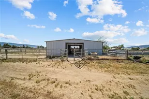 25407 Eaglefall Ave, Lancaster, CA 93536 - Photo 36