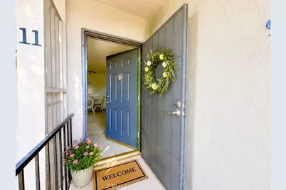 6041 Fountain Park Lane #11, Woodland Hills, CA 91367 - Photo 2