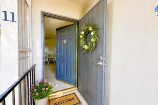6041 Fountain Park Ln, Woodland Hills, CA 91367 - Photo 2