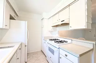 6041 Fountain Park Ln, Woodland Hills, CA 91367 - Photo 10