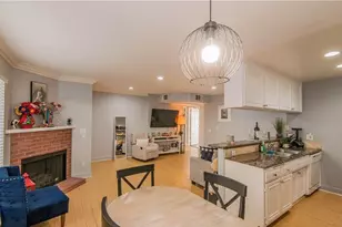 7045 Woodley Ave, Van Nuys, CA 91406 - Photo 8