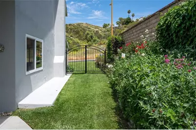 23530 Fambrough Street, Newhall, CA 91321 - Photo 34