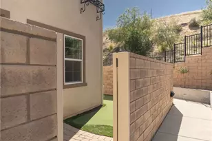 2469 Blossom Ridge Ct, Simi Valley, CA 93063 - Photo 14