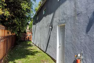 124 N Naomi, Burbank, CA 91505 - Photo 56