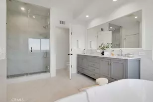 5952 Woodland View Dr, Woodland Hills, CA 91367 - Photo 14