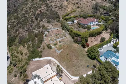 27061 Sea Vista Dr., Malibu, CA 90265 - Photo 10