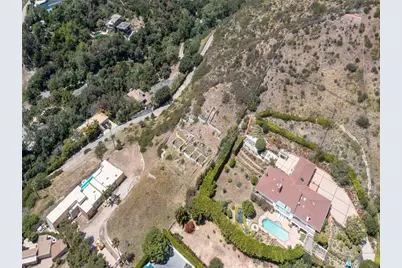 27061 Sea Vista Dr., Malibu, CA 90265 - Photo 12