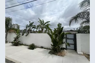 11024 Peoria Street, Los Angeles, CA 91352 - Photo 2