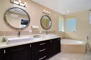 6508 Moorcroft Ave, Woodland Hills, CA 91303 - Photo 20