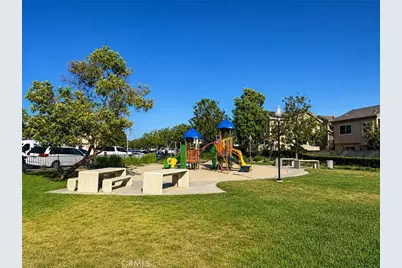 292 Edgemire Lane, Simi Valley, CA 93065 - Photo 32