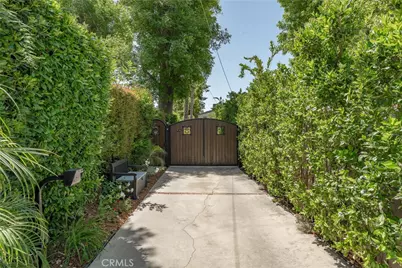 22702 Califa Street, Woodland Hills, CA 91367 - Photo 54