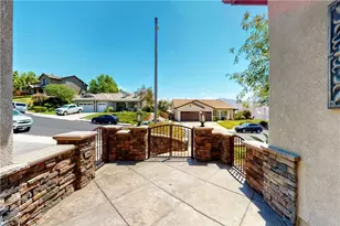29315 Sequoia, Canyon Country, CA 91387 - Photo 18