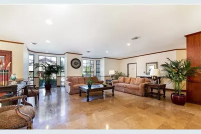 17914 Magnolia Boulevard #210, Encino, CA 91316 - Photo 2