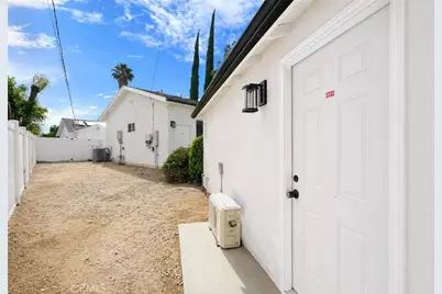 20123 Haynes Street, Winnetka, CA 91306 - Photo 6