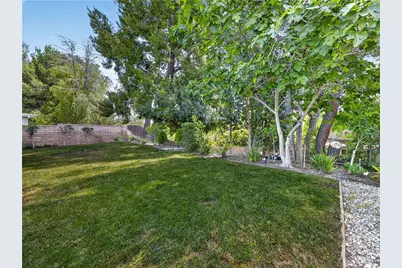 22952 Las Mananitas, Valencia, CA 91354 - Photo 14