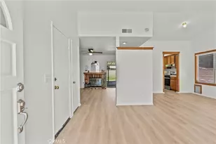 28511 Victoria Rd, Castaic, CA 91384 - Photo 2