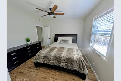 23130 Victory, Woodland Hills, CA 91367 - Photo 16