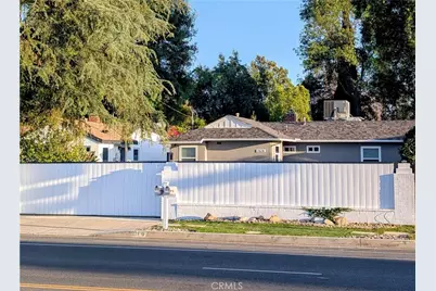 23130 Victory, Woodland Hills, CA 91367 - Photo 32