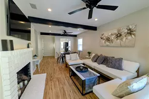 23130 Victory, Woodland Hills, CA 91367 - Photo 6