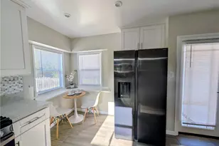 23130 Victory, Woodland Hills, CA 91367 - Photo 10