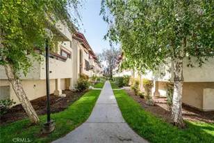 18120 Sundowner, Canyon Country, CA 91387 - Photo 2