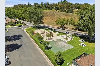 24430 W Nicklaus Drive #L2, Valencia, CA 91355 - Photo 28