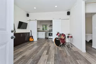 17846 Palora, Encino, CA 91316 - Photo 4
