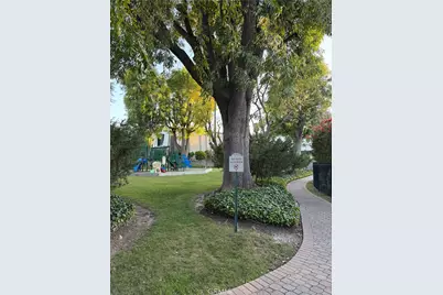 22030 Calvert #2, Woodland Hills, CA 91367 - Photo 22
